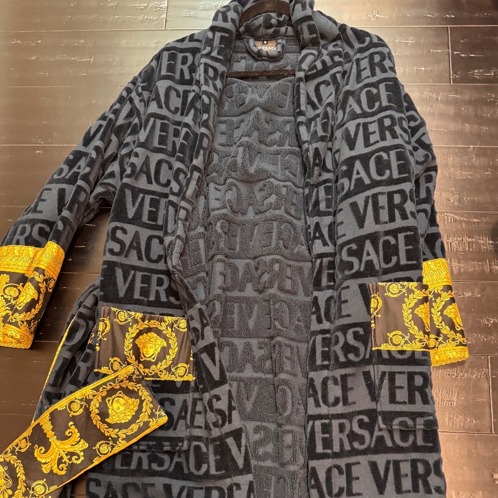 Versace Bathrobe - image 1